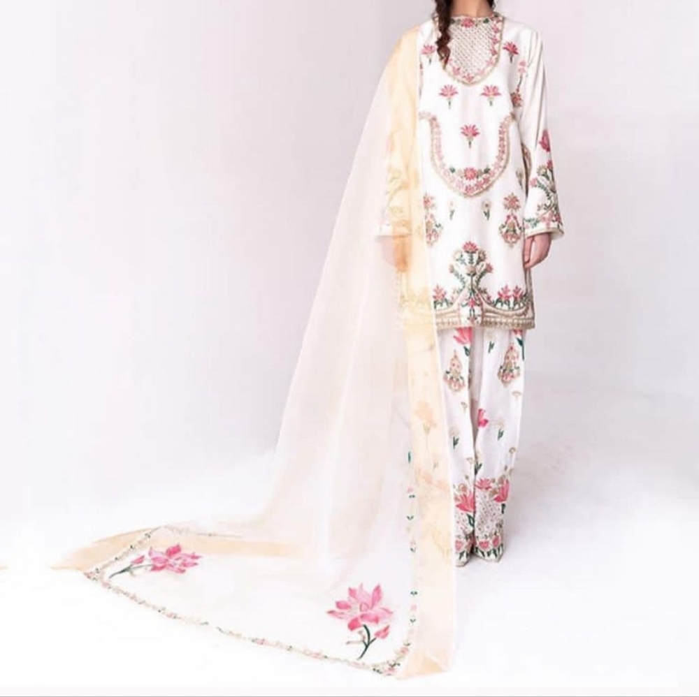 Shalwar kameea